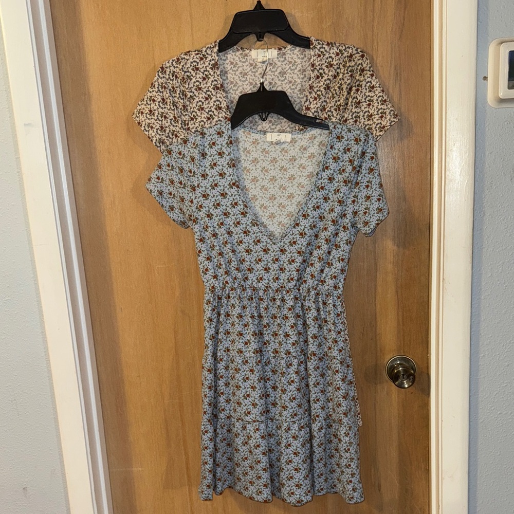TWO Ivy & Main Floral Flirty Babydoll V-Neck Dresses Feminine